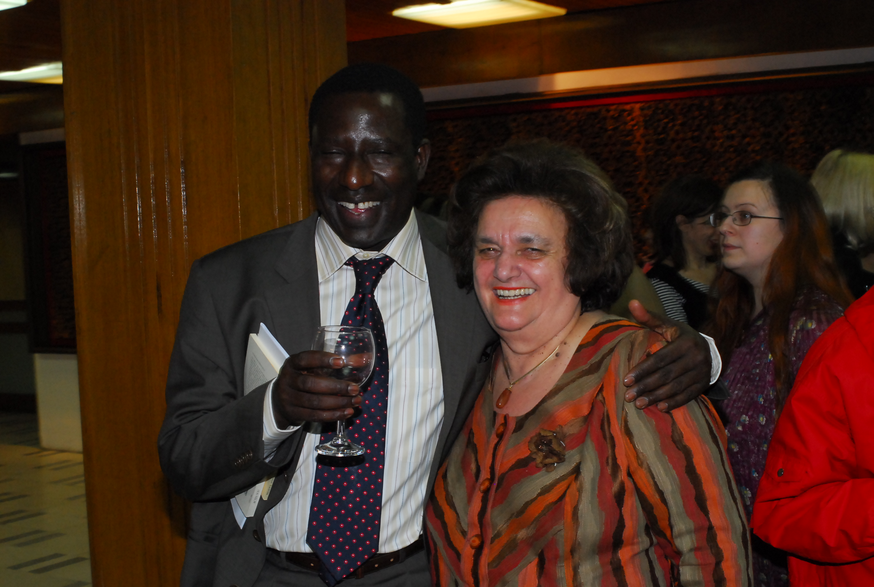 Hamidou Sall et Svetlana Šopova, 2006. Hamidou Sall avec Svetlana Šopova, veuve d'Aco Šopov, à la Bibliothèque nationale et universitaire « Clément d’Ohrid », Skopje, le 21 mars 2006, Journée mondiale de la poésie, dans le cadre du lancement de l’Année Senghor en Macédoine.