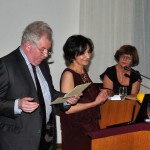 Roland Kayser, Directeur de PHI, et Jasmina Šopova, fille et traductrice d'Aco Šopov.